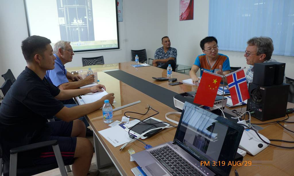 挪威客户莅临我厂验收玻璃反应釜，优质品质获国际认可